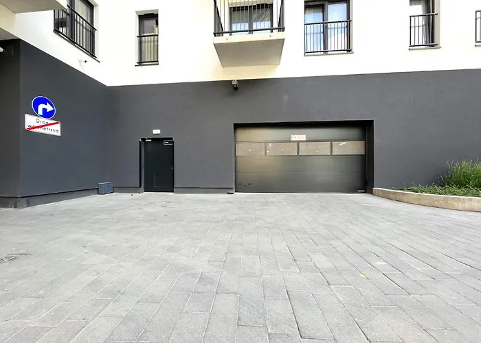 Wyszynskiego Apartment - Self Check-In 20H - Parking &Lift