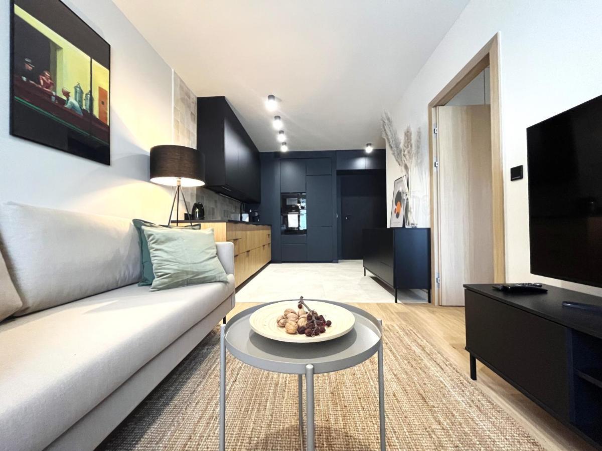 Apartment Wyszynskiego - Self Check-in 20h - Parking &lift Wroclaw